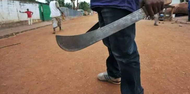 Hombre hiere a machetazos a otro por mil pesos AGENDA 56