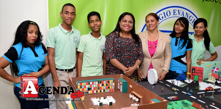 Exposicion-Colegio-Evangelico