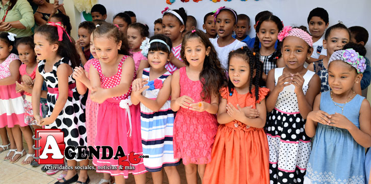 DIa-de-las-Madres-Colegio-Arcoiris