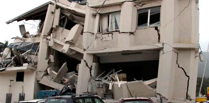 derrumbe-edificio-puerto-principe