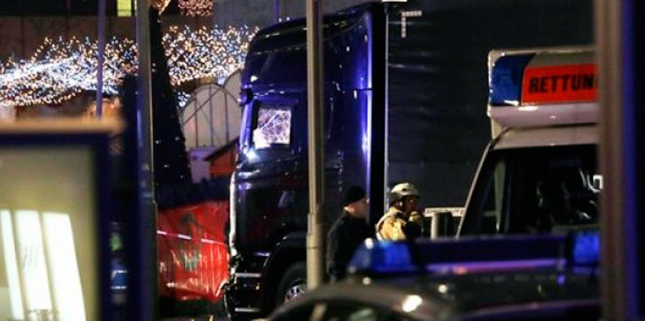 Camion-arrolla-personas1