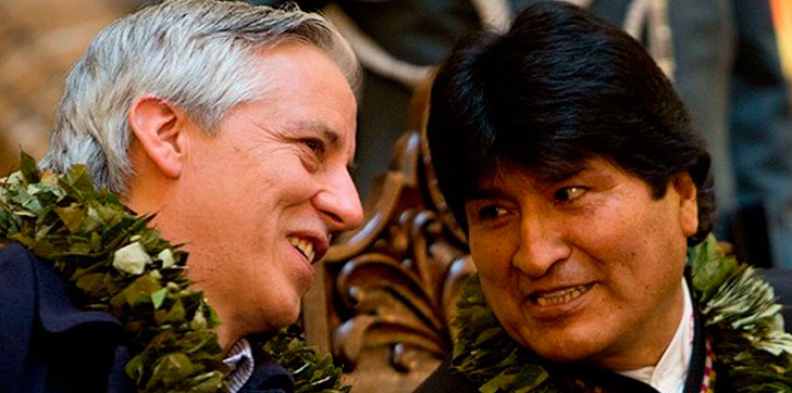 Evo-Morales-firma-ley-coca