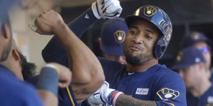 Domingo-Santana-dogout