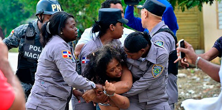 Mujer-presa-Santiago