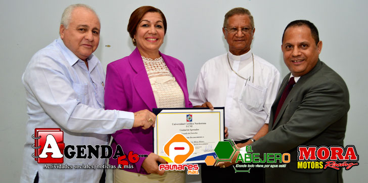 Reconocimientos-UCNE-egresados-distinguido