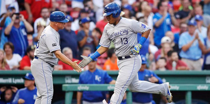 Salvador-Perez-corre