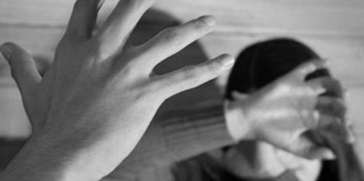 Hombre acusado de más de 600 agresiones sexuales contra su hija en Malasia