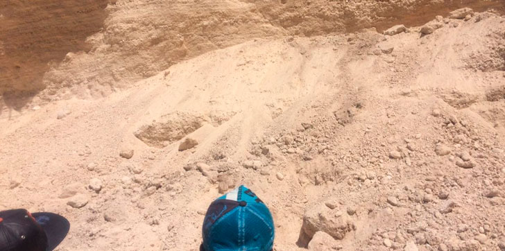 recuperan-cadaver-debajo-de-montaña