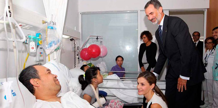 reyes-españoles-visitan-a-victimas