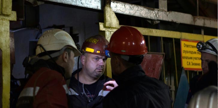 rusia-continua-buscando-a-los-atrapado-en-mina