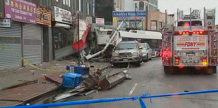 cohque-de-autobuses-deja-tres-muertos