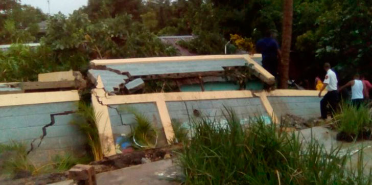 colapsa-pared-de-escuela-basica