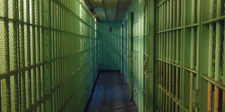 hombre-es-sentenciado-a-mil-años-de-prision