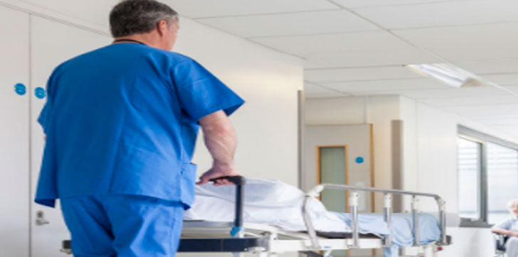 camillero-mata-a-tres