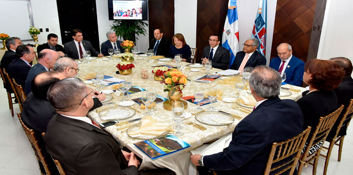 navarro-relanzara-convenio-andres-bello-para-homologar-curriculo