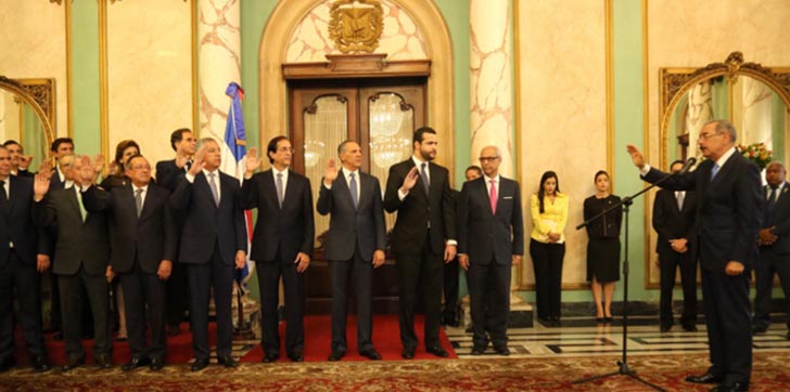 poder-ejecutivo-juramenta-a-30-empresarios