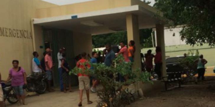 aparatoso-accidente-deja-dos-jovenes-heridas