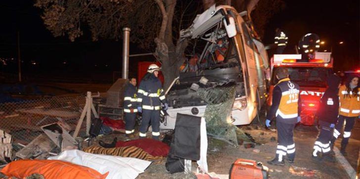 once-muertos-y-46-herido-accidente-de-autobus