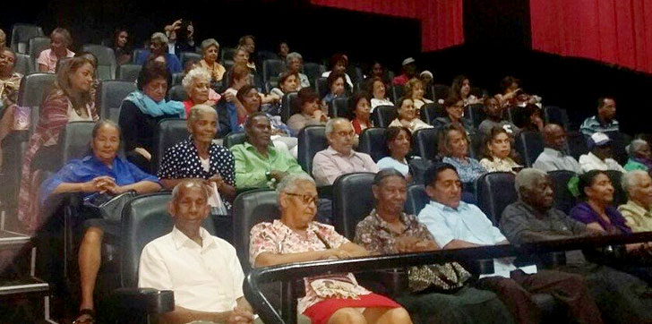 Adultos-mayores-Cine