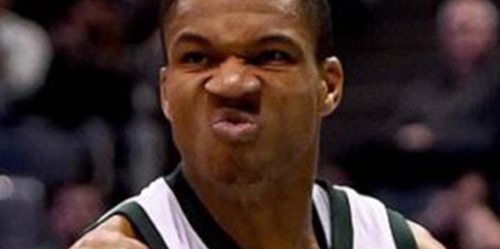 giannis-fuera-de-accion-por-torcedura-del-tobillo