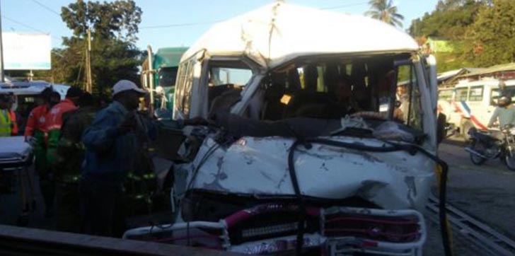 varios-heridos-durante-accidente-entre-autobus-y-patana