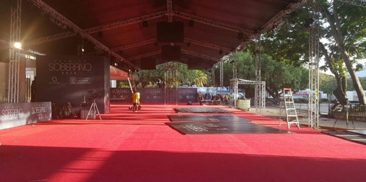 Montaje-Alfombra-Roja