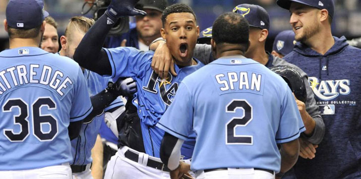 Carlos-Gomez-celebra-jonron