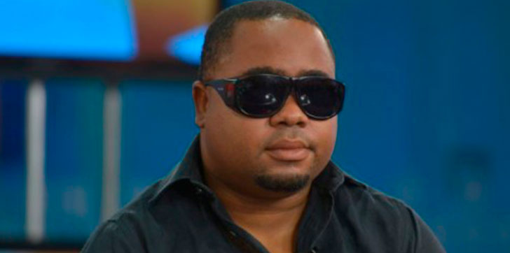 policia-se-arranca-dos-ojos