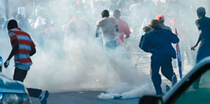 un-muerto-en-una-manifestacion