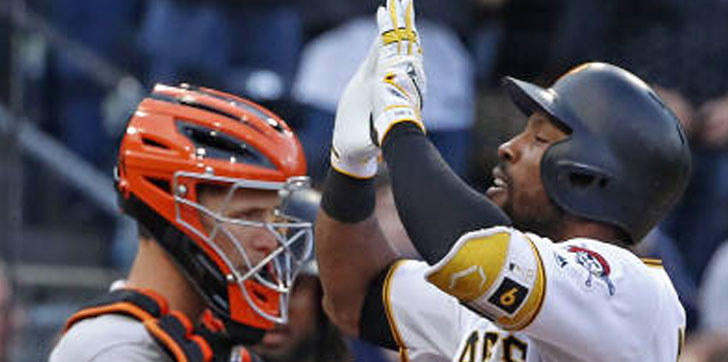 Starling-Marte-saluda