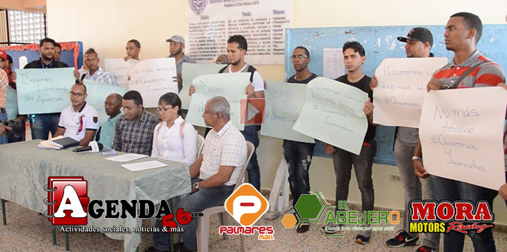 Estudiantes-agrimensura-protestan