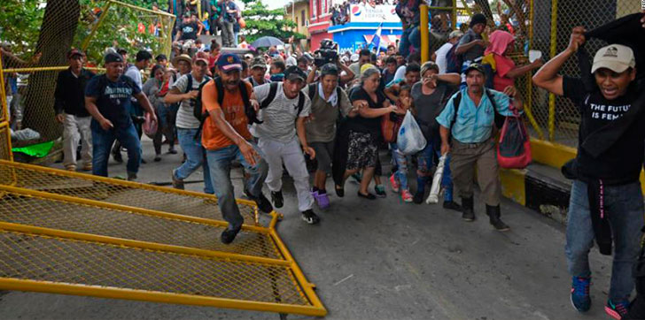 cientos-de-personas-marchan