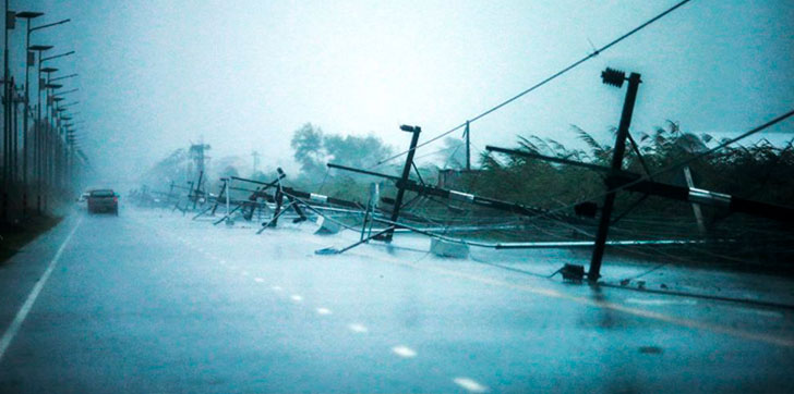 Un-muerto-y-miles-de-evacuados