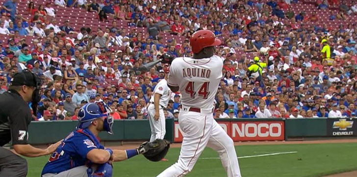 AQUINO-TRES-JONRONES