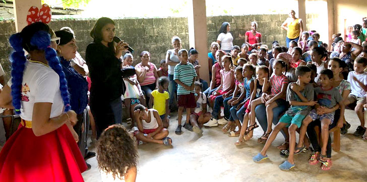 ENTREGA-KITS-ESCOLARES