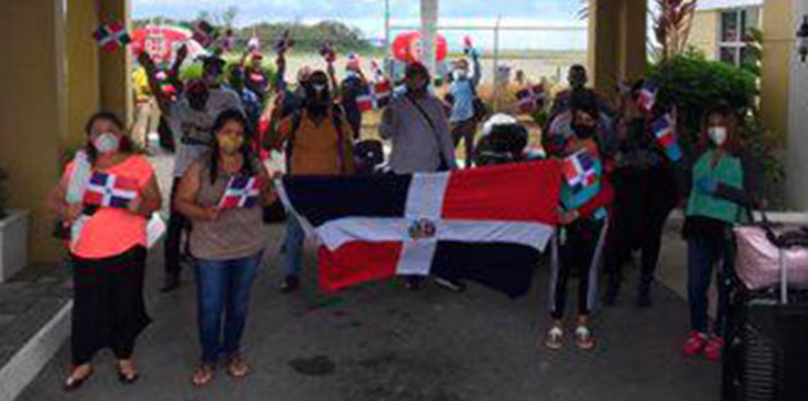 mas-de-2500-dominicanos