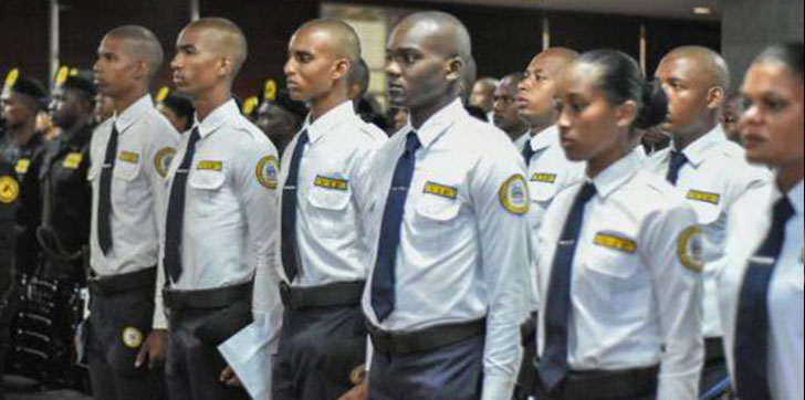 unos-48-agentes-de-vigilancia