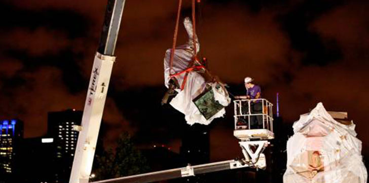 Retiran-estatua-de-cristobal-colon