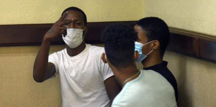 hombre-le-dice-a-su-madre-te-amo