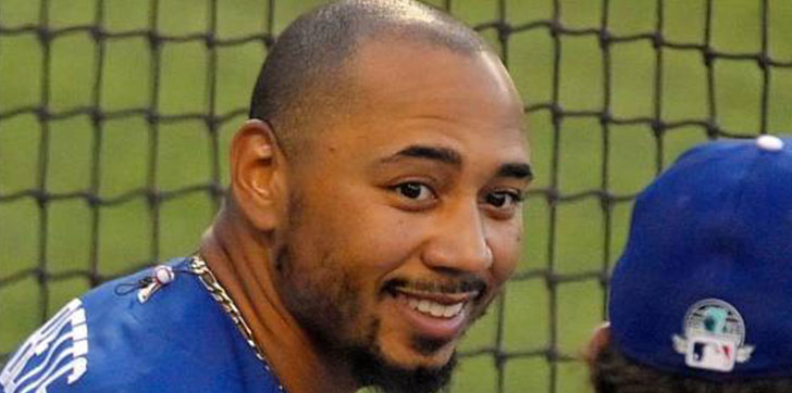 mookie-betts-negocia